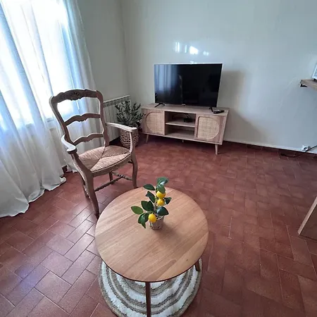 Provencal Chic, En Plein Centre De Saint-raphael Apartment